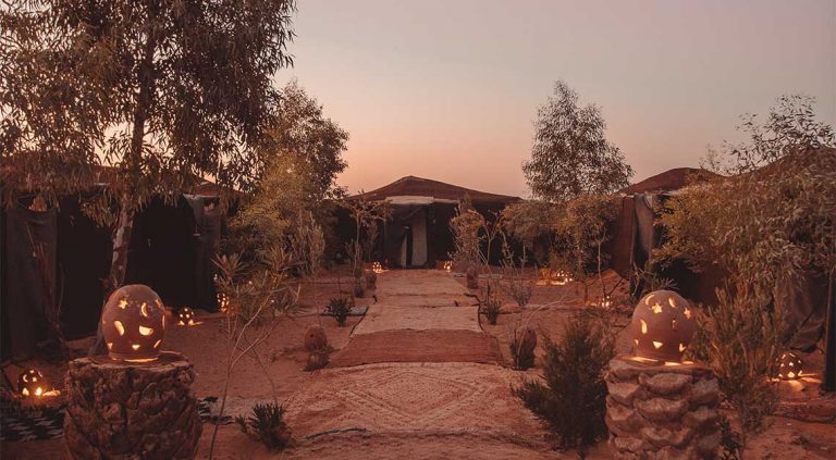 Campamento de lujo en el desierto del Sahara de Merzouga en Marruecos tiendas tradicionales nomadas y autenticas